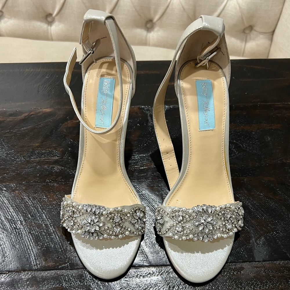 Silver Betsy Johnson heels size 6